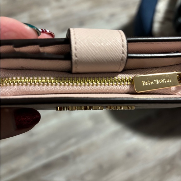 Michael Kors blush pink leather wallet - Picture 2 of 4